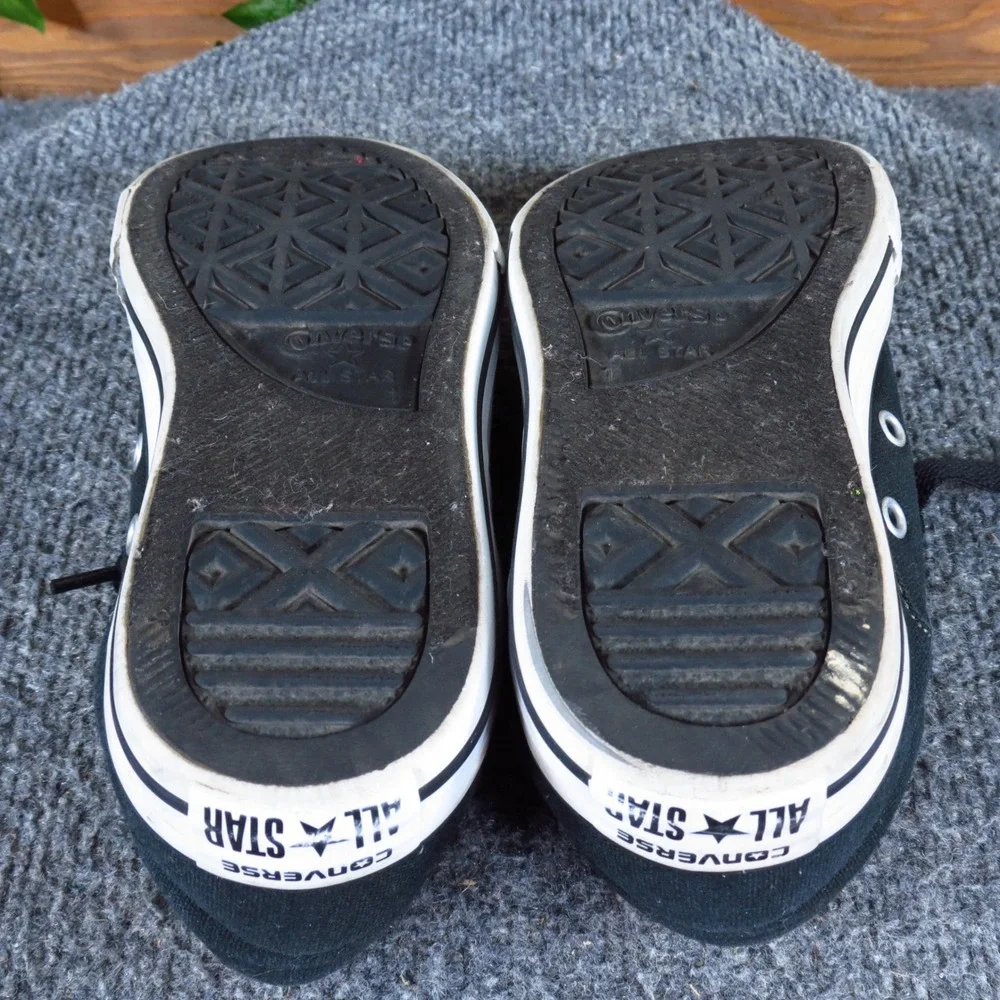Converse Chuck Taylor All Star Street Kids Junior Sneaker Size 1 Athletic Black